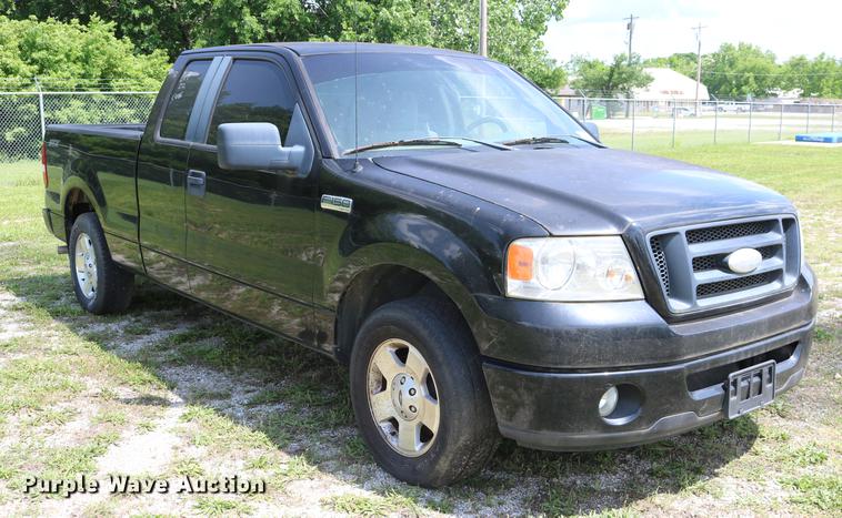 image for item DD8230 2007 Ford F150 SuperCab pickup truck