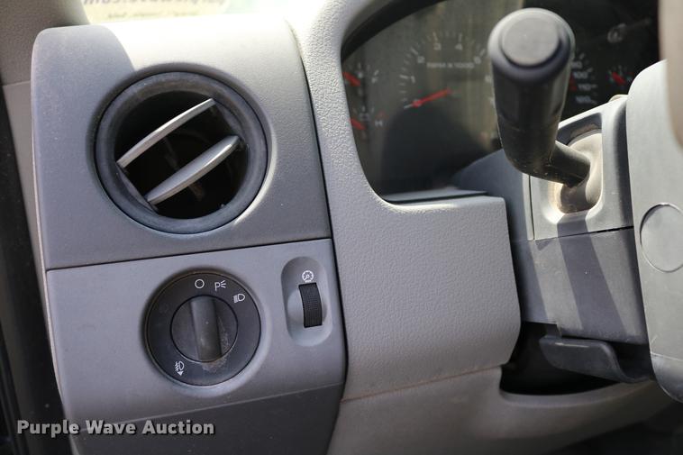 image for item DD8230 2007 Ford F150 SuperCab pickup truck