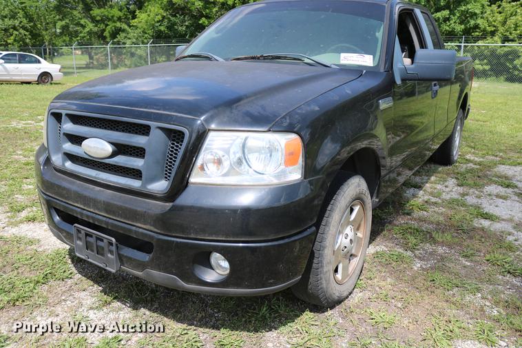 image for item DD8230 2007 Ford F150 SuperCab pickup truck