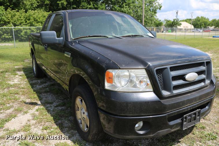 image for item DD8230 2007 Ford F150 SuperCab pickup truck