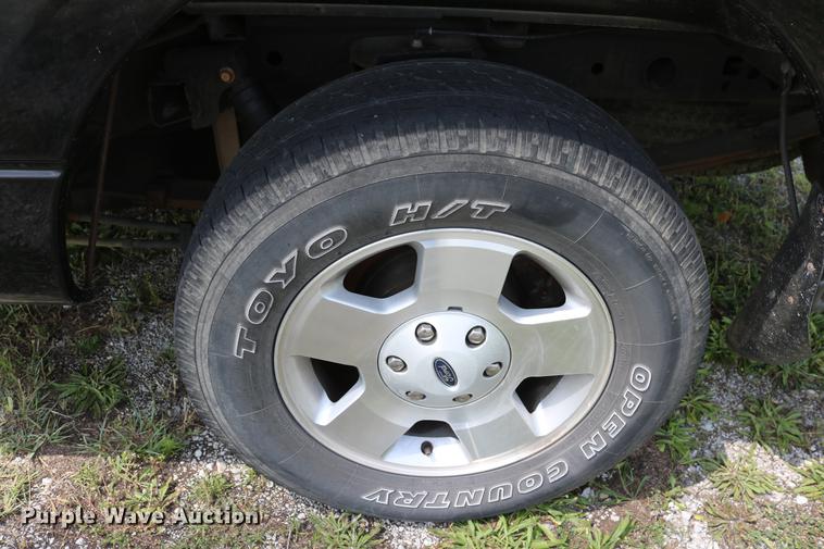 image for item DD8230 2007 Ford F150 SuperCab pickup truck