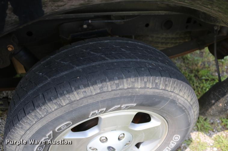 image for item DD8230 2007 Ford F150 SuperCab pickup truck