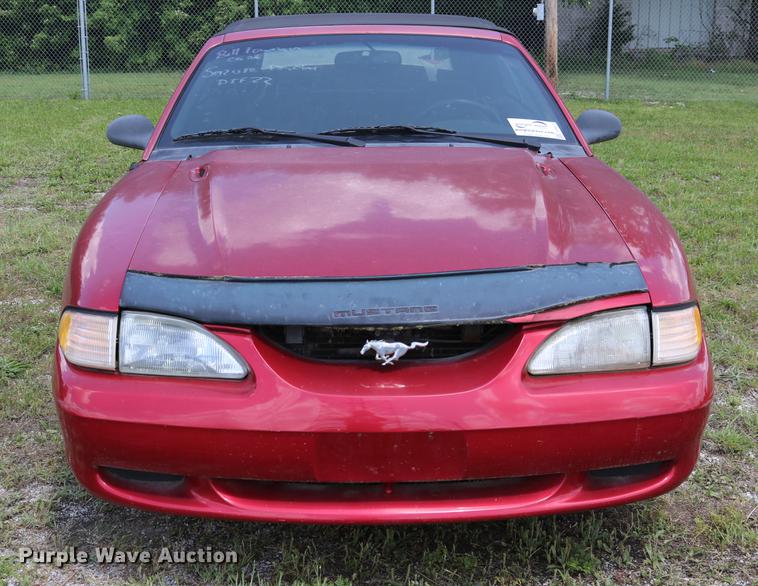image for item DD8231 1995 Ford Mustang convertible