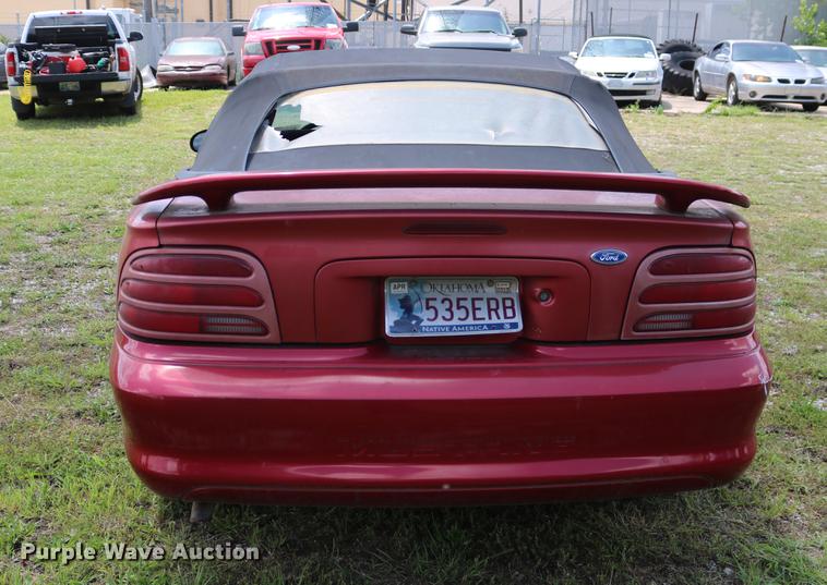 image for item DD8231 1995 Ford Mustang convertible