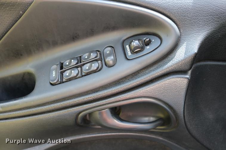 image for item DD8231 1995 Ford Mustang convertible