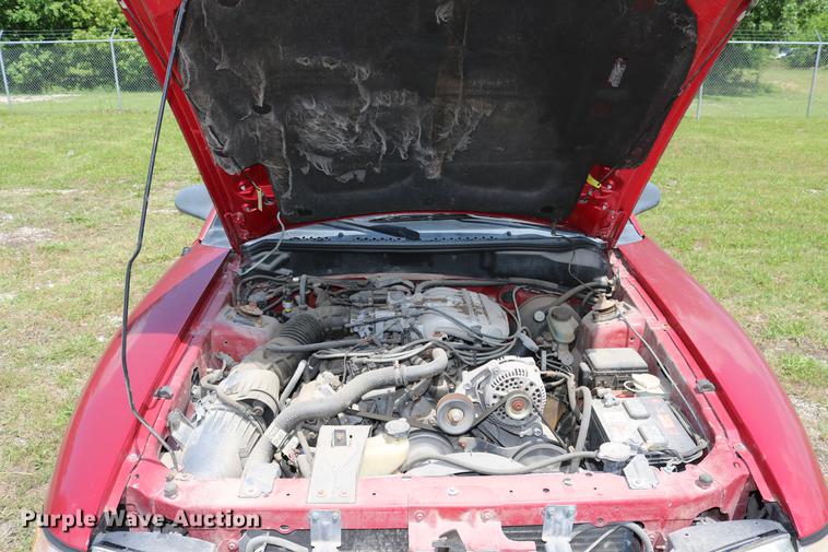 image for item DD8231 1995 Ford Mustang convertible