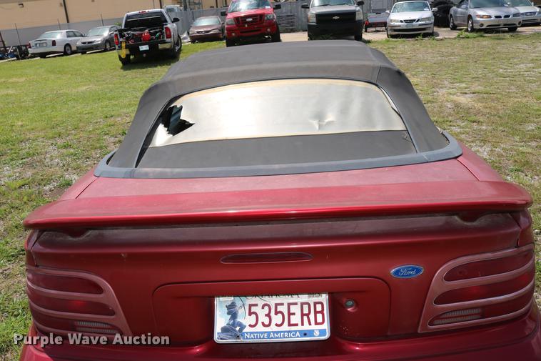 image for item DD8231 1995 Ford Mustang convertible