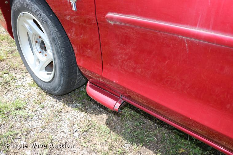 image for item DD8231 1995 Ford Mustang convertible