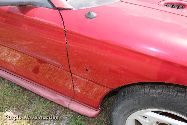 image for item DD8231 1995 Ford Mustang convertible