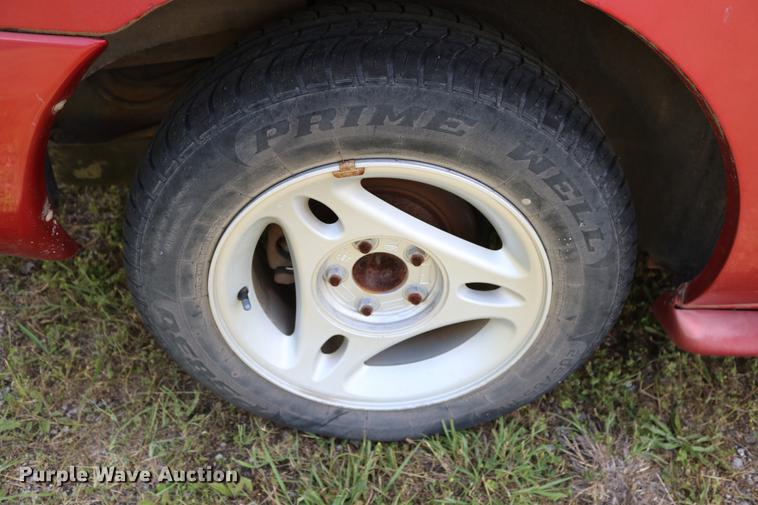 image for item DD8231 1995 Ford Mustang convertible