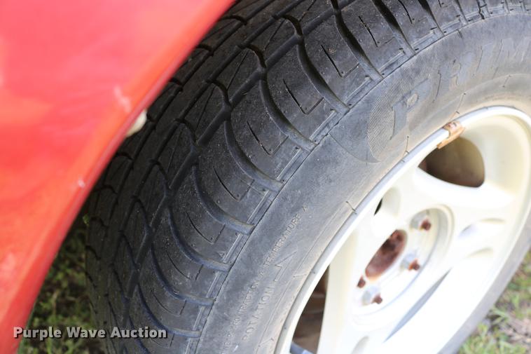 image for item DD8231 1995 Ford Mustang convertible