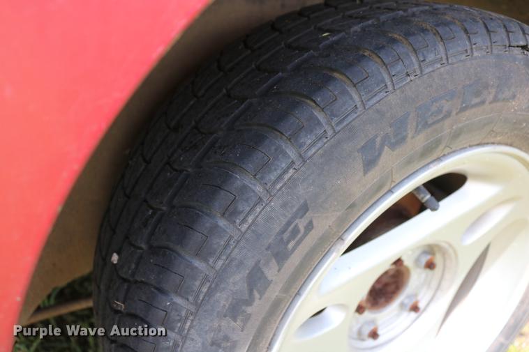 image for item DD8231 1995 Ford Mustang convertible