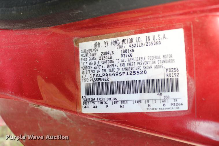 image for item DD8231 1995 Ford Mustang convertible