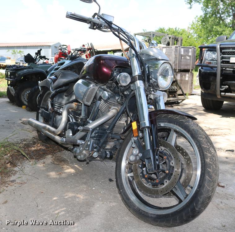 image for item DD8232 2002 Yamaha Road Warrior motorcycle