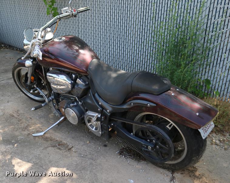 image for item DD8232 2002 Yamaha Road Warrior motorcycle