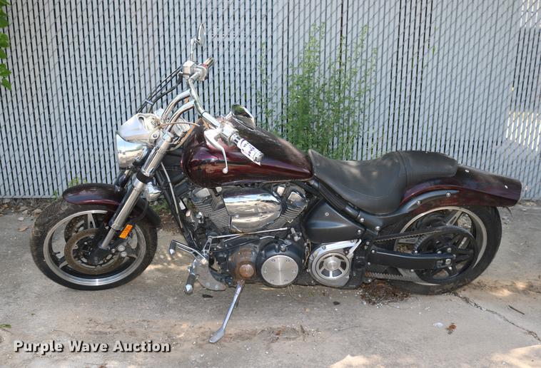 image for item DD8232 2002 Yamaha Road Warrior motorcycle