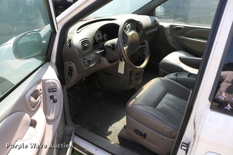 image for item DD8235 2001 Dodge Grand Caravan van