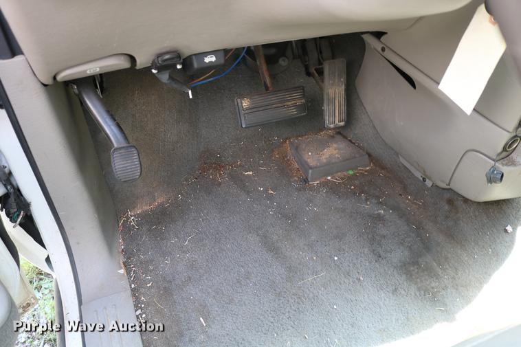 image for item DD8235 2001 Dodge Grand Caravan van