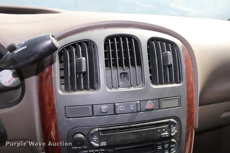 image for item DD8235 2001 Dodge Grand Caravan van