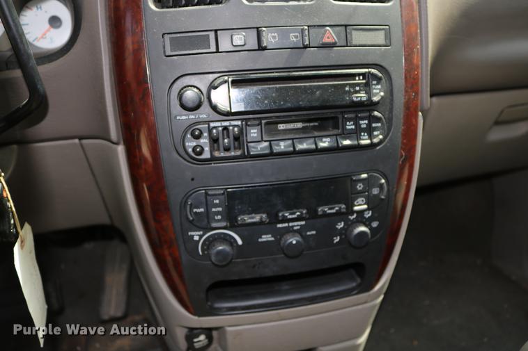 image for item DD8235 2001 Dodge Grand Caravan van