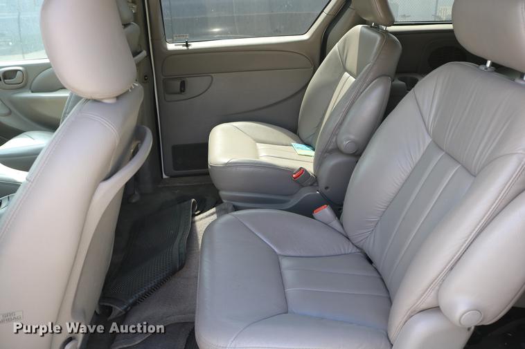 image for item DD8235 2001 Dodge Grand Caravan van