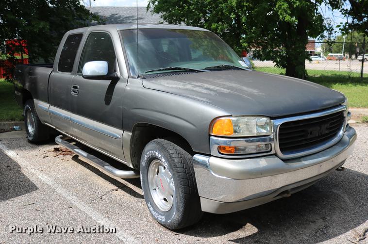 image for item DD8238 1999 GMC Sierra 1500 Ext. Cab pickup truck