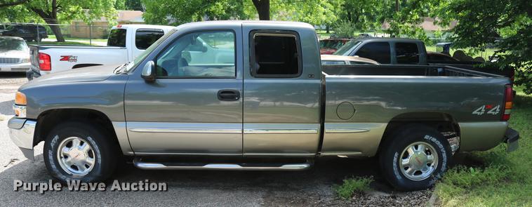 image for item DD8238 1999 GMC Sierra 1500 Ext. Cab pickup truck