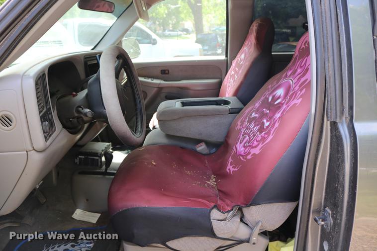 image for item DD8238 1999 GMC Sierra 1500 Ext. Cab pickup truck