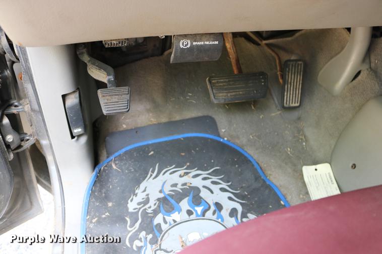 image for item DD8238 1999 GMC Sierra 1500 Ext. Cab pickup truck