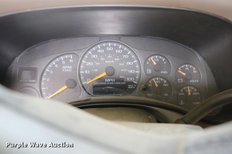 image for item DD8238 1999 GMC Sierra 1500 Ext. Cab pickup truck