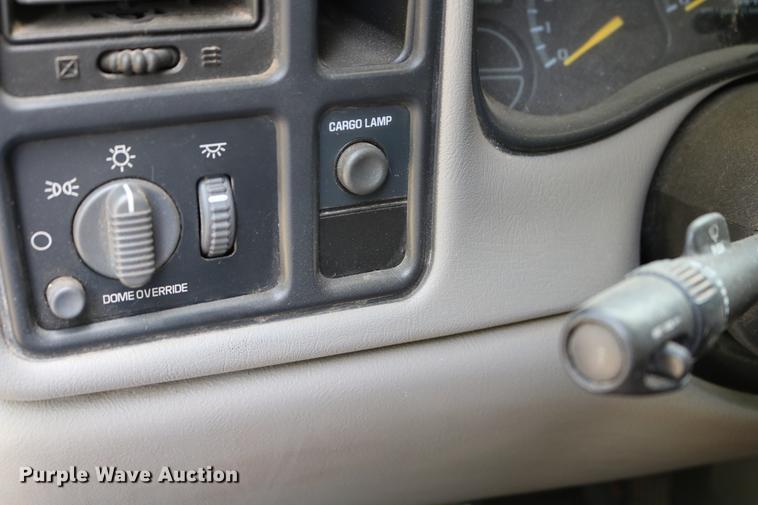 image for item DD8238 1999 GMC Sierra 1500 Ext. Cab pickup truck