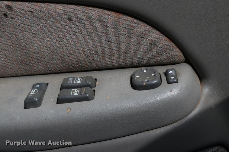 image for item DD8238 1999 GMC Sierra 1500 Ext. Cab pickup truck