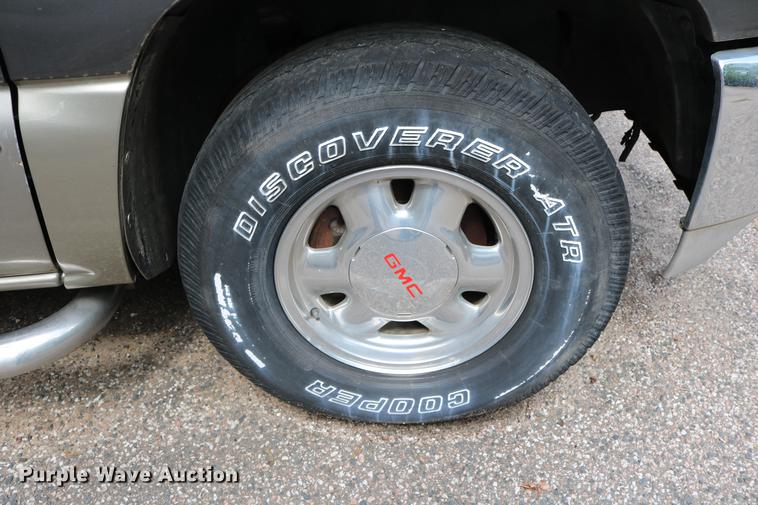 image for item DD8238 1999 GMC Sierra 1500 Ext. Cab pickup truck