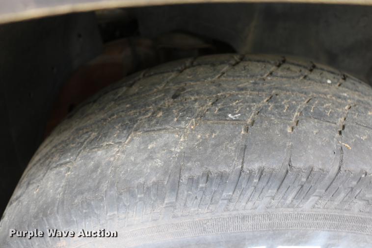 image for item DD8238 1999 GMC Sierra 1500 Ext. Cab pickup truck