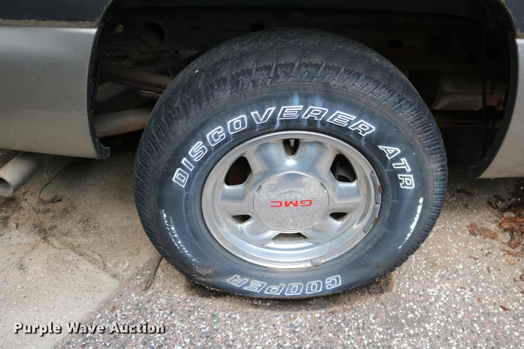 image for item DD8238 1999 GMC Sierra 1500 Ext. Cab pickup truck