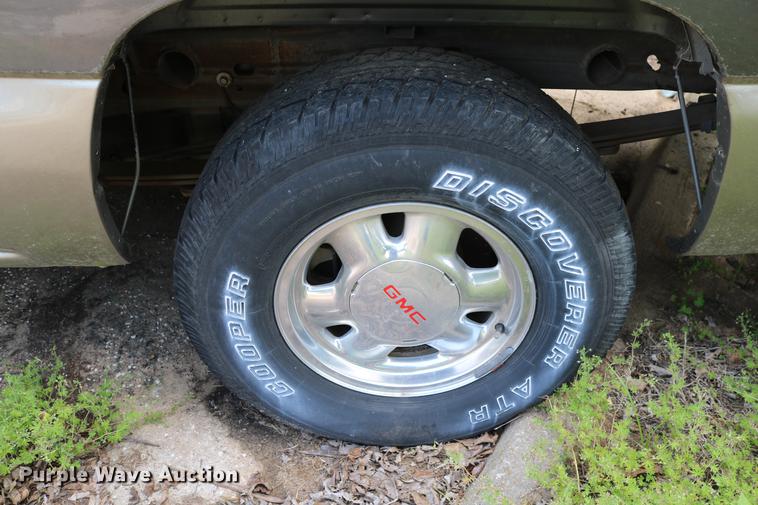 image for item DD8238 1999 GMC Sierra 1500 Ext. Cab pickup truck