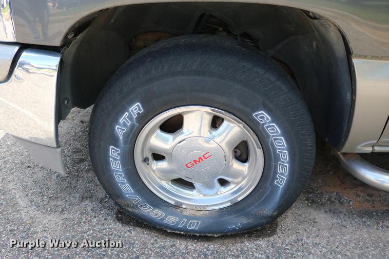 image for item DD8238 1999 GMC Sierra 1500 Ext. Cab pickup truck