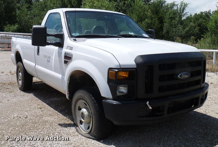 image for item DD8363 2008 Ford F350 Super Duty pickup truck