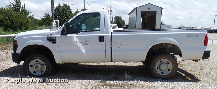 image for item DD8363 2008 Ford F350 Super Duty pickup truck