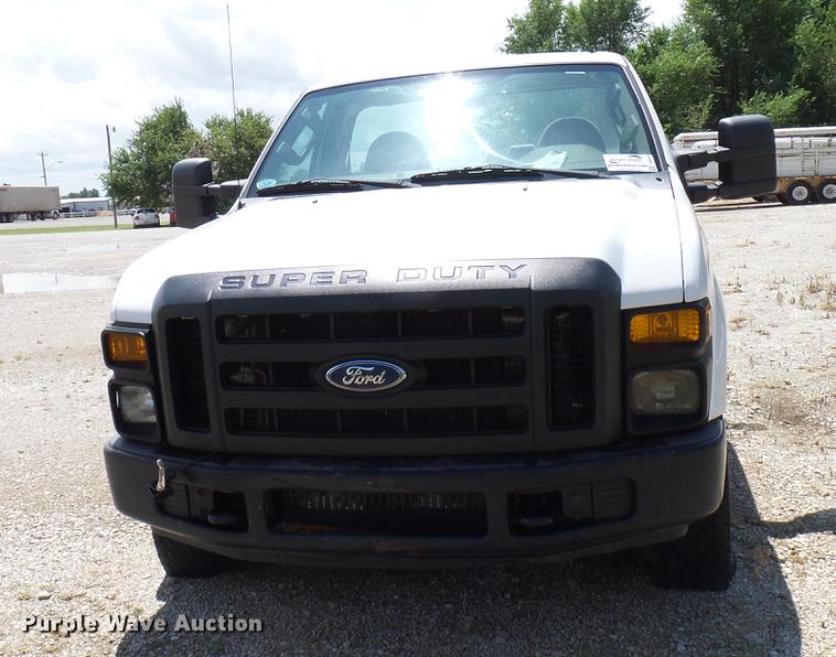 image for item DD8363 2008 Ford F350 Super Duty pickup truck