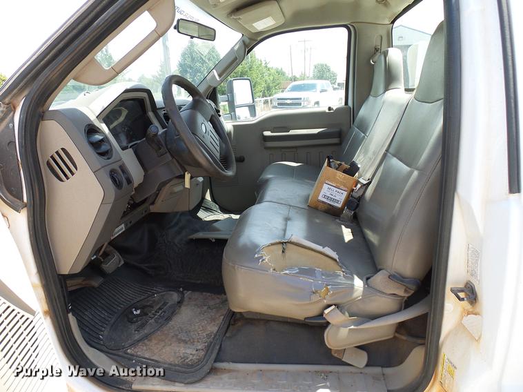 image for item DD8363 2008 Ford F350 Super Duty pickup truck