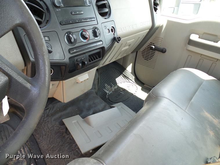 image for item DD8363 2008 Ford F350 Super Duty pickup truck