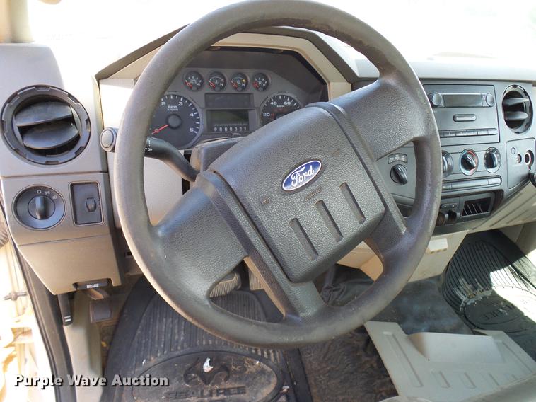 image for item DD8363 2008 Ford F350 Super Duty pickup truck