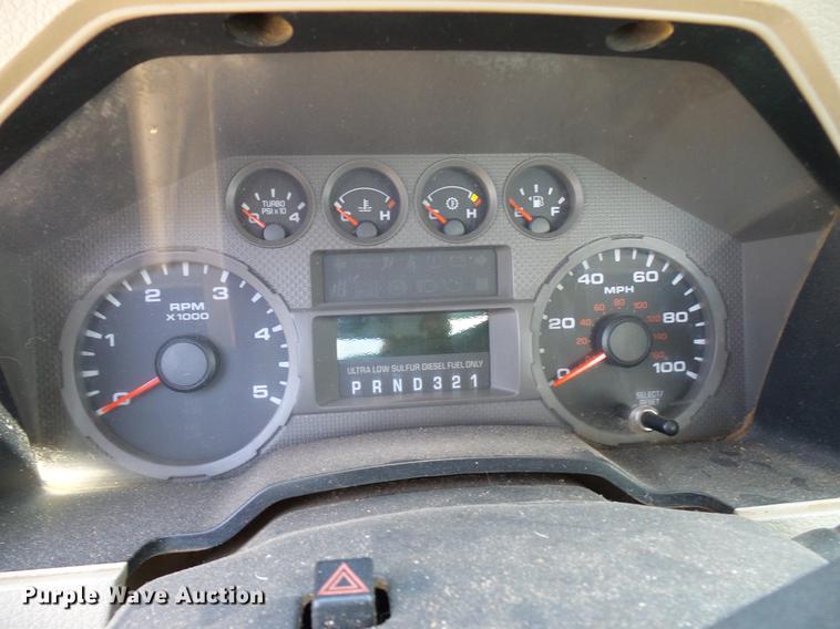 image for item DD8363 2008 Ford F350 Super Duty pickup truck