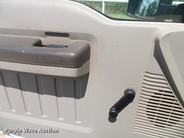 image for item DD8363 2008 Ford F350 Super Duty pickup truck