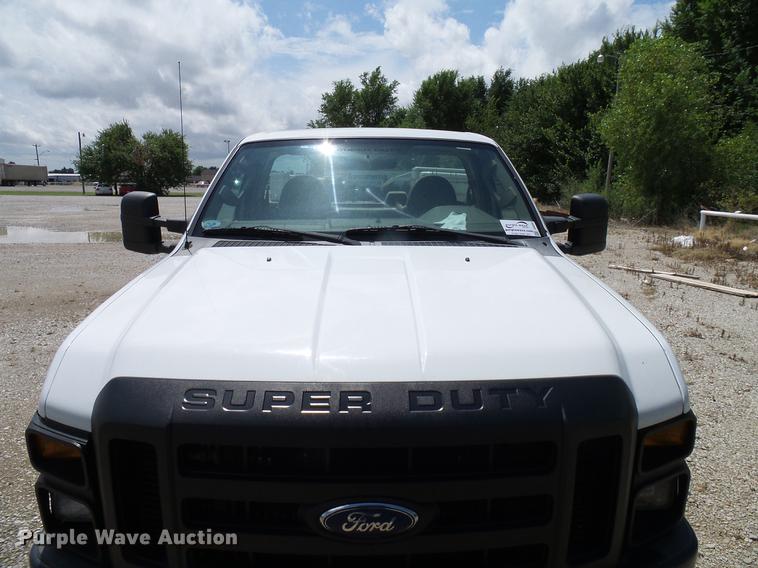 image for item DD8363 2008 Ford F350 Super Duty pickup truck