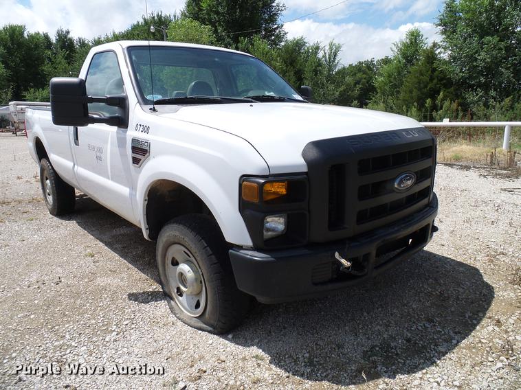 image for item DD8363 2008 Ford F350 Super Duty pickup truck