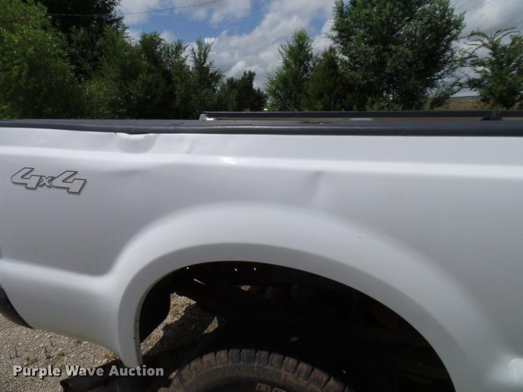 image for item DD8363 2008 Ford F350 Super Duty pickup truck