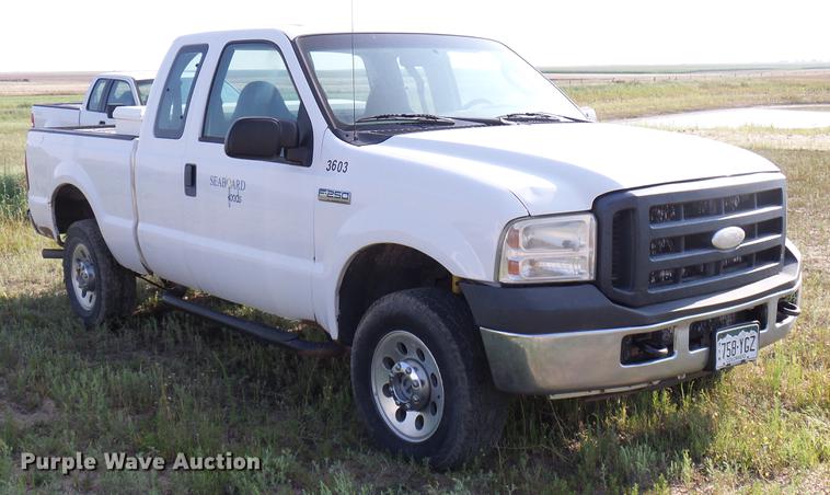 image for item DD8368 2007 Ford F250 Super Duty SuperCab pickup truck
