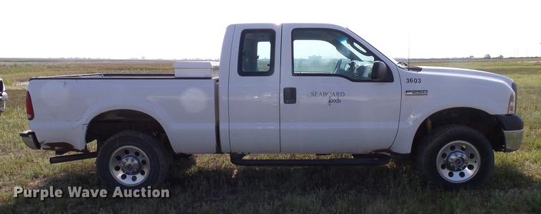 image for item DD8368 2007 Ford F250 Super Duty SuperCab pickup truck